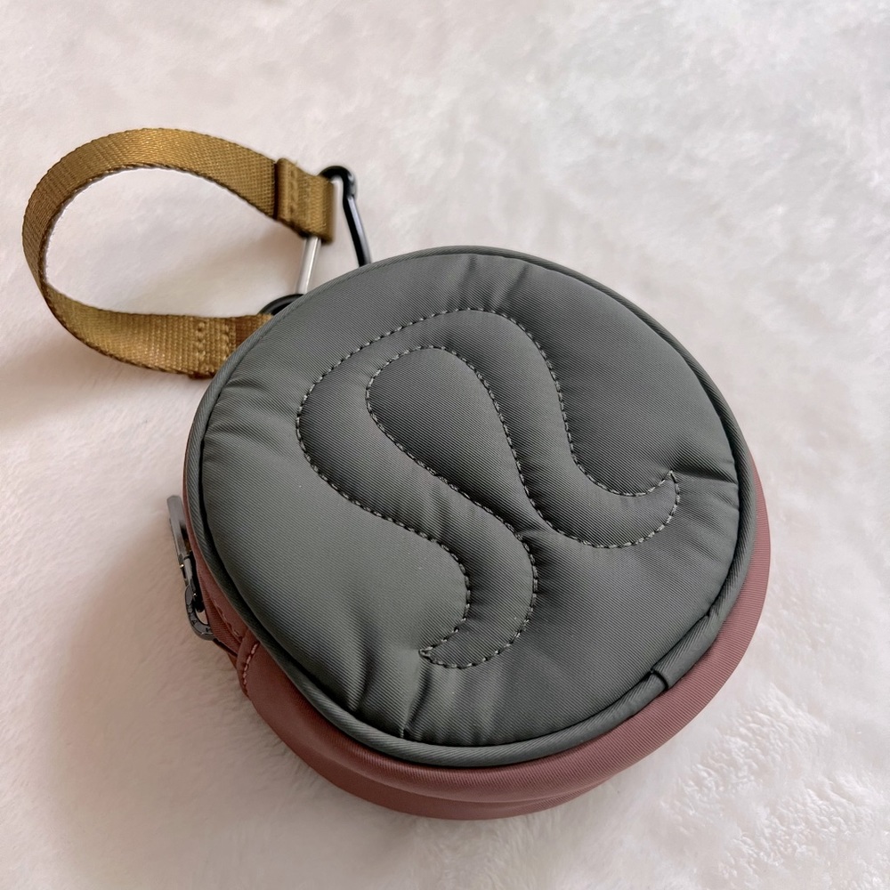 Lululemon Round Pouch